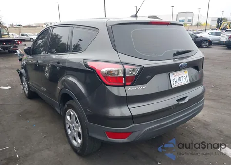 2017 Ford Escape S z USA, uszkodzony, nr VIN 1FMCU0F73HUB68303